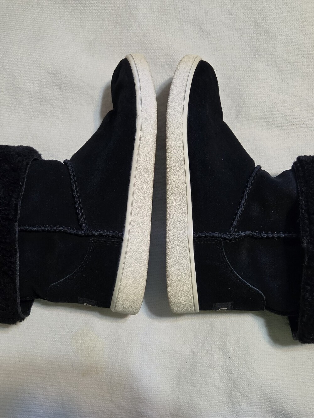 UGG Women's Black Suede Mid-Calf Boot with Cream Rubber Sole. Sz 8 - Picture 5 of 12